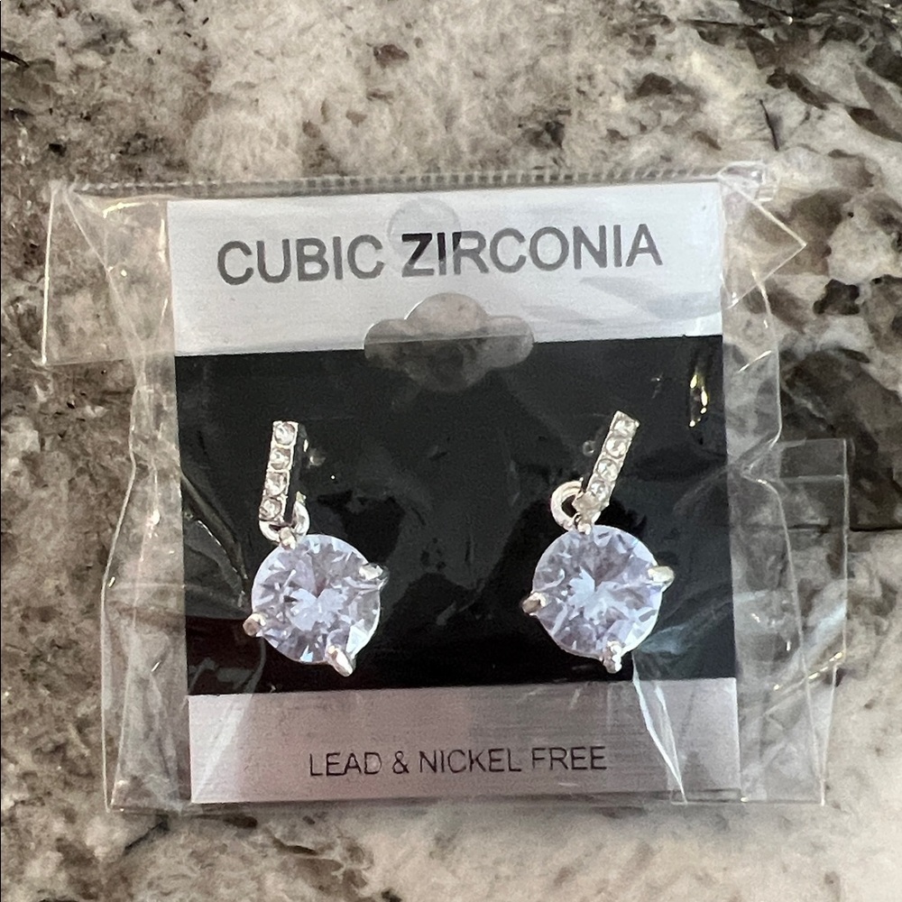 Cubic zirconia light blue diamond earings